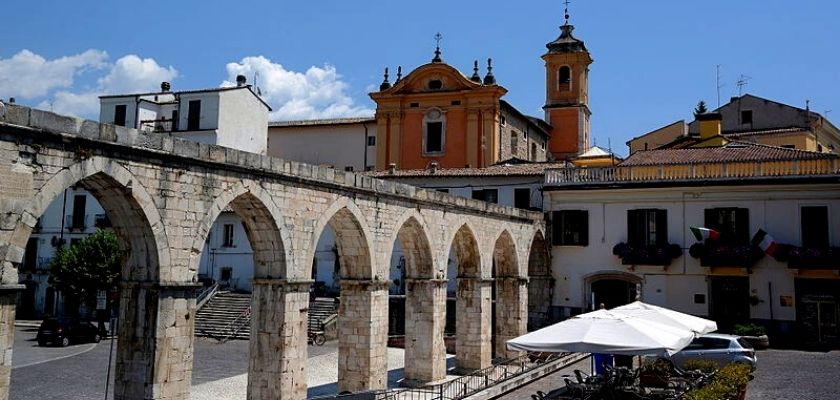 Con le Ali ai Piedi. l'acquedotto di Sulmona